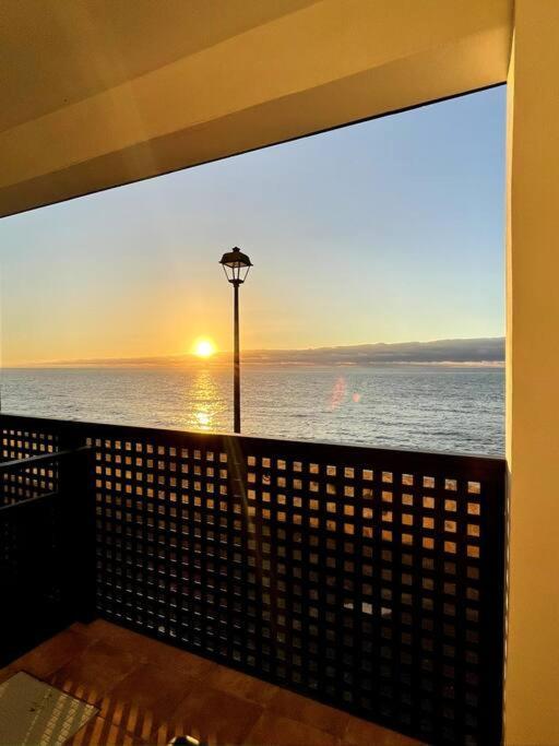 Moderno Apartamento Frente Al Mar プエルト・デ・ラ・クルス エクステリア 写真